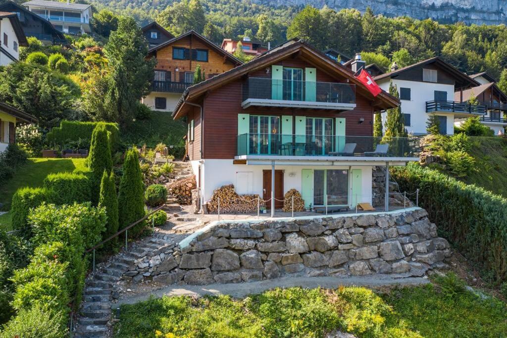 Exklusives Chalet mit traumhafter See- und Bergsicht Seelisberg Exterior foto