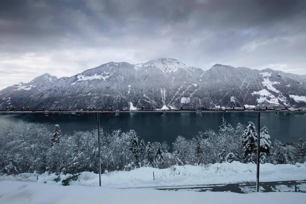Exklusives Chalet mit traumhafter See- und Bergsicht Seelisberg Exterior foto