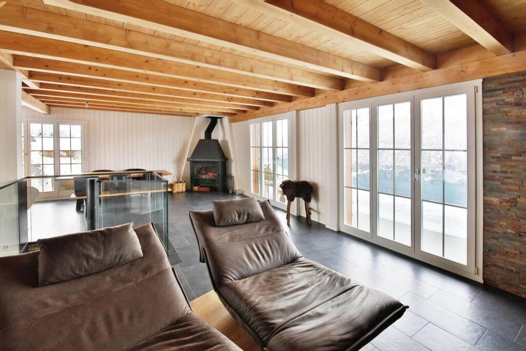 Exklusives Chalet mit traumhafter See- und Bergsicht Seelisberg Exterior foto