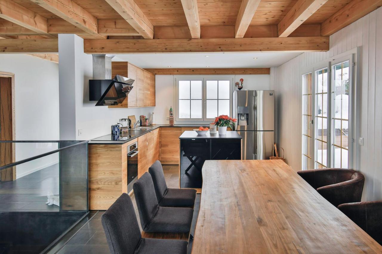 Exklusives Chalet mit traumhafter See- und Bergsicht Seelisberg Exterior foto