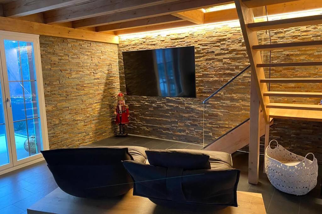 Exklusives Chalet mit traumhafter See- und Bergsicht Seelisberg Exterior foto