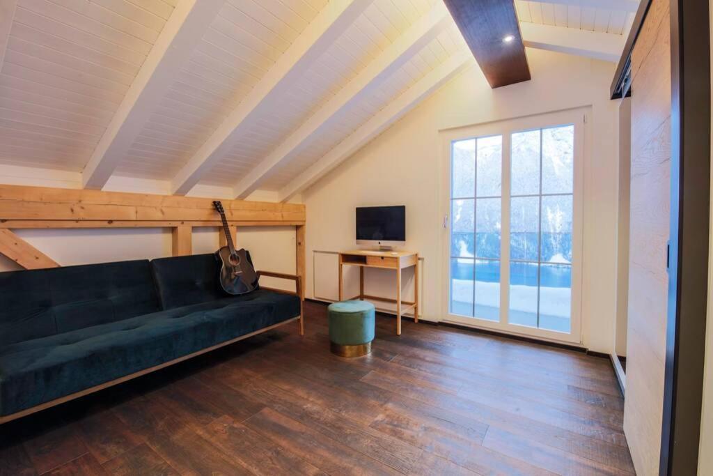 Exklusives Chalet mit traumhafter See- und Bergsicht Seelisberg Exterior foto