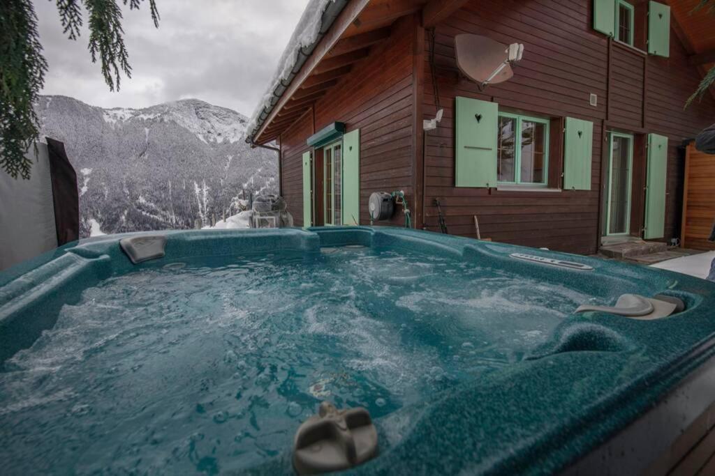 Exklusives Chalet mit traumhafter See- und Bergsicht Seelisberg Exterior foto