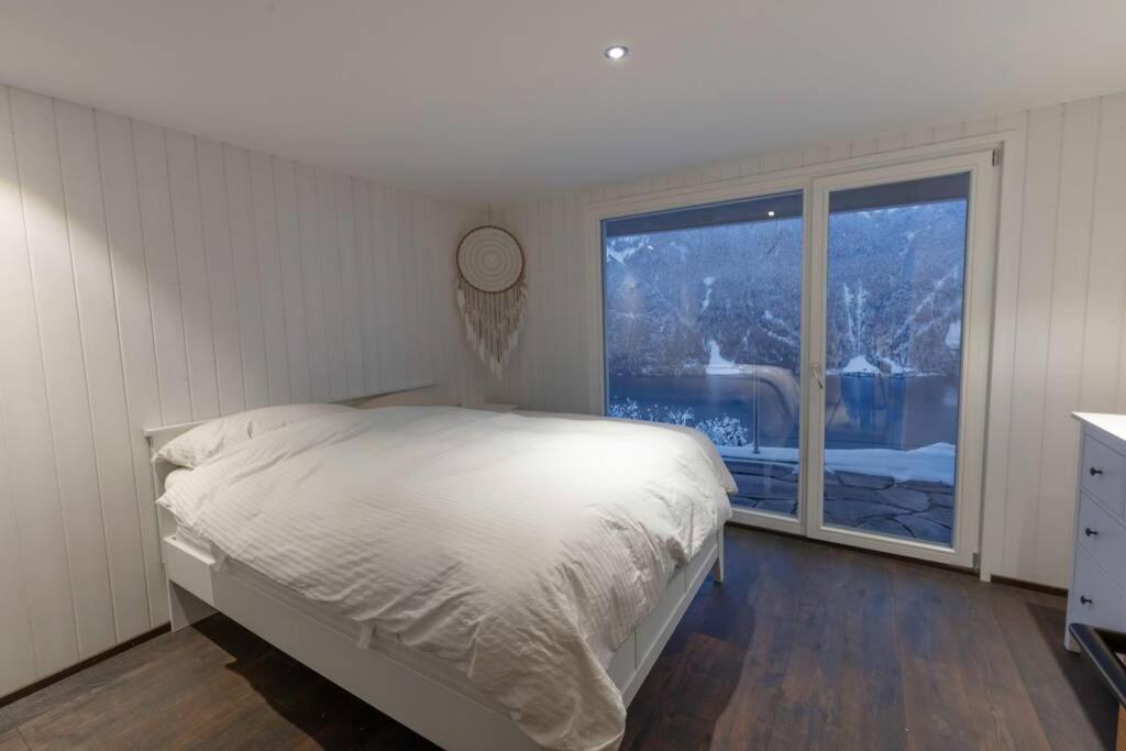 Exklusives Chalet mit traumhafter See- und Bergsicht Seelisberg Exterior foto